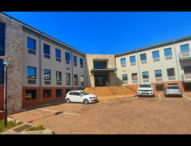 148M² OFFICE TO LET IN FOURWAYS GARDENS